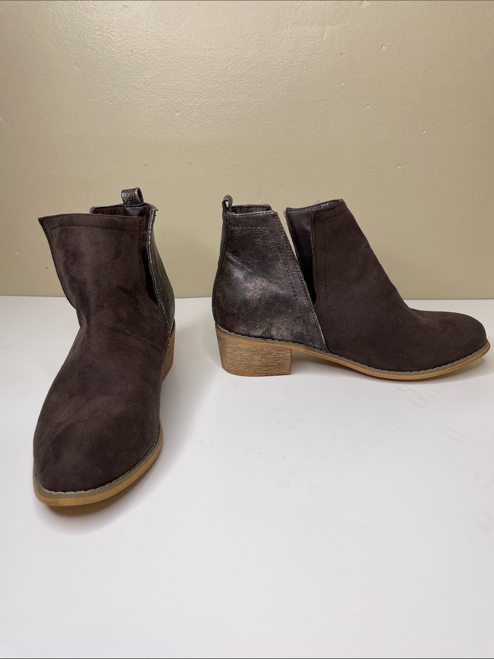BOUTIQUE by Corkys Brown Faux Suede SHEILD Rustic Glam Block Heel Bootie 8 - Picture 2 of 13